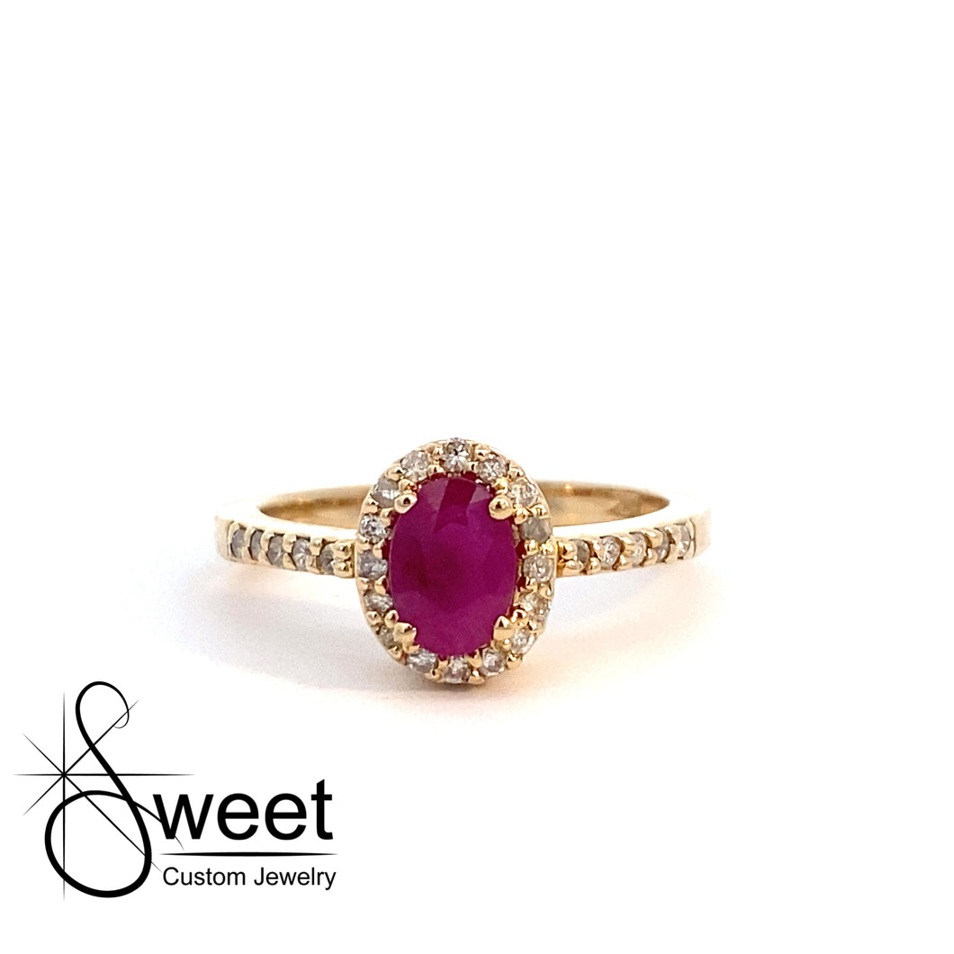 Yellow gold ruby and Diamond ring