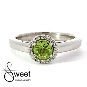 White gold peridot and Diamond ring