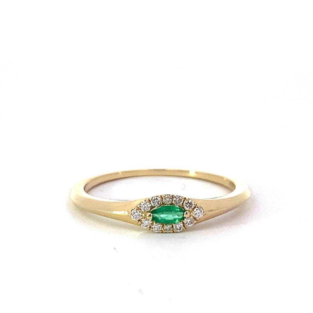 Yellow gold emerald and Diamond ring