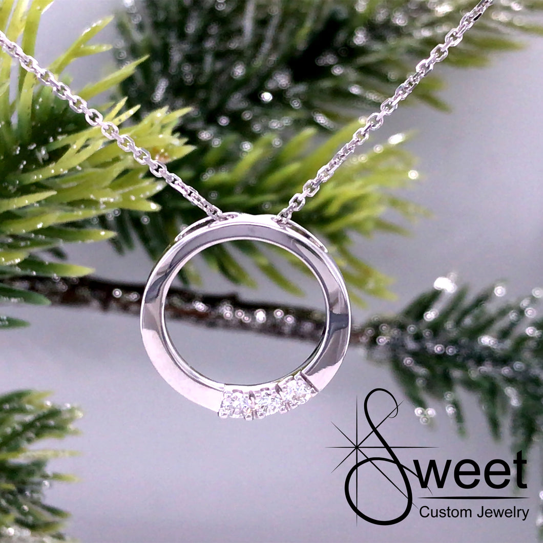 14KT WHITE GOLD DIAMOND CIRCLE PENDANT