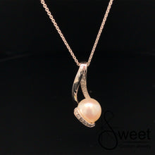 Load image into Gallery viewer, ONE LADIES 14kt WHITE GOLD PENDANT FEATURING ONE FRESHWATER PEARL