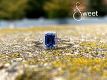Load image into Gallery viewer, SAPPHIRE AND DIAMOND EMERALD CUT RING