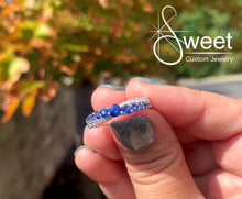 Load image into Gallery viewer, SAPPHIRE AND DIAMOND GRADUATED RIGHT HAND RING