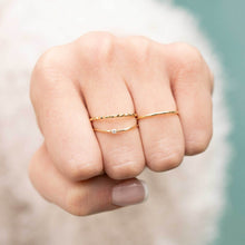 Load image into Gallery viewer, Pyramid 14kt Gold Ring