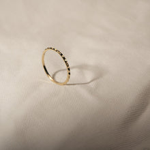 Load image into Gallery viewer, Pyramid 14kt Gold Ring