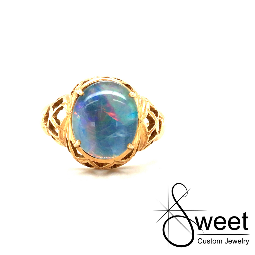 14KT YELLOW GOLD OPAL RING