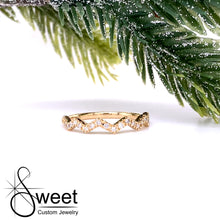 Load image into Gallery viewer, White or Yellow Gold Zig Zag Diamond Ring